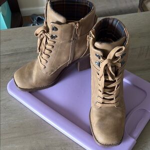 Tan Lace-Up Ankle Boots preloved